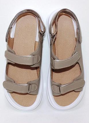 Кожаные босоножки