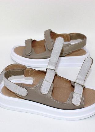 Кожаные босоножки