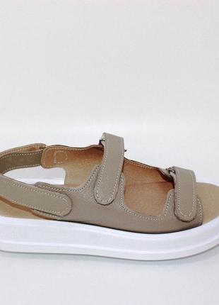 Кожаные босоножки