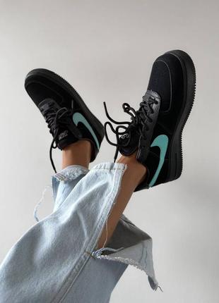 Жіночі замшеві кросівки nike tiffany air force 1 low black. колір чорний4 фото