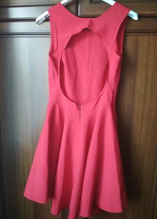 Красное платье с открытой спиной2 фото