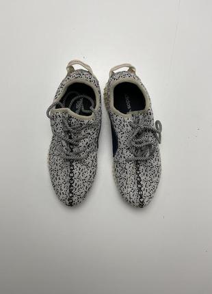 Кроссовки yeezy boost1 фото