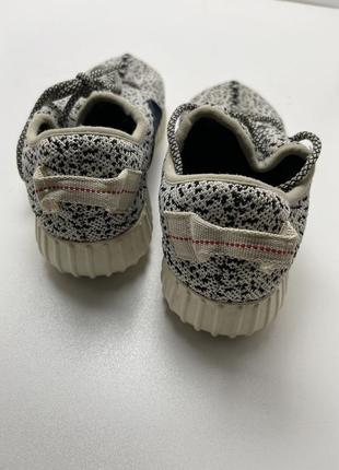 Кроссовки yeezy boost3 фото