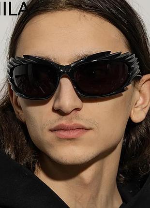 Очень оригинальные стильные очки в спортивном стиле