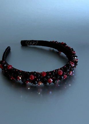 Обруч с бусинами