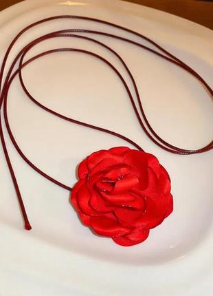 Чокер ожерелье с большим красным красного  цветком кружевное роза цветок на шею на шнурке шнурок у2к y2k в стиле 90х 2000х украшение на руку талию4 фото