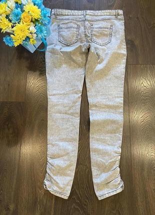 Оригинальные джинсы yessica с затяжками на голени размер l-xl3 фото