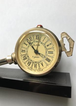 Механічний настільний годинникестад «ключ»2 фото