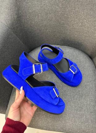 Синие босоножки с пряжками с натуральной замши