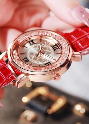 Часы женские очень красивые красный цвет ремешка6 фото
