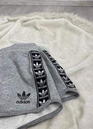 Шорты adidas с лампасами7 фото