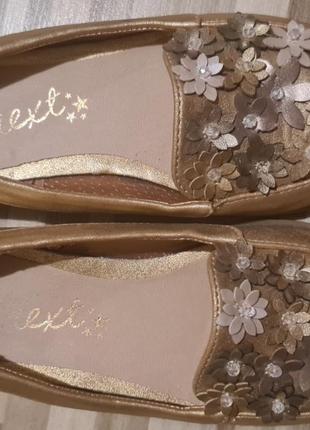 Продам фирменные туфли next