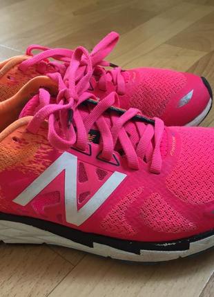 Бігові кросівки new balance