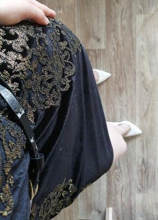 Элегантное бархатное платье в сочетании черного с золотом бархатное платье8 фото