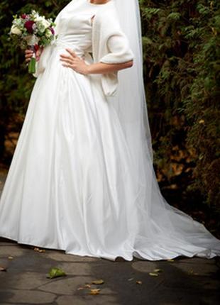 Елегантна весільна сукня1 фото