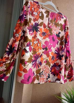 Стильна модна блузка в квітковий принт з красивими рукавами5 фото