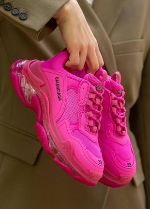 Женские кроссовки balenciaga triple s neon pink clear sole