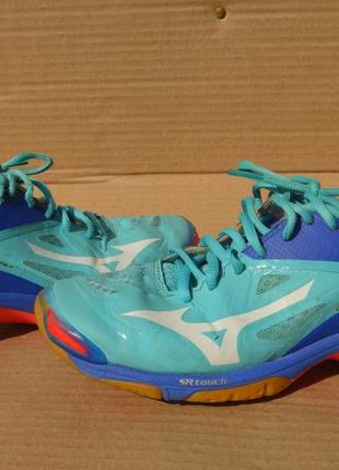 Жіночі кросівки mizuno wave lightning z2  /  38 розмір