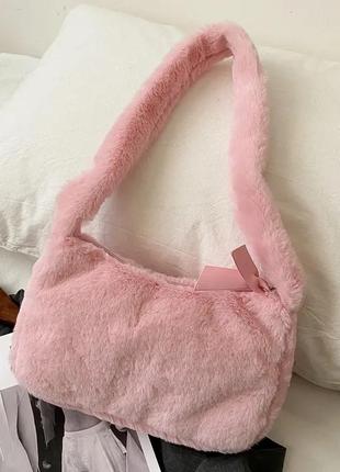 Хутряна рожева сумочка багет