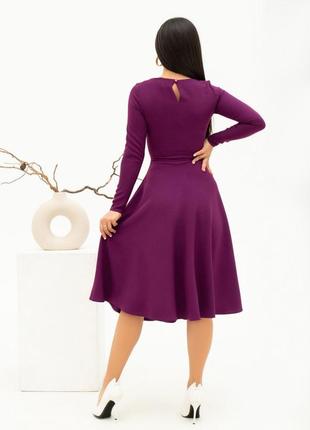 Бордовое классическое платье с расклешенным низом3 фото