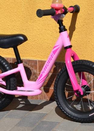 Дитячий біговел для дівчинки specialized hotwalk 12"