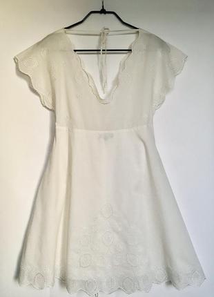 Плаття дуже гарне біле з натуральної тканини розмір uk 122 фото