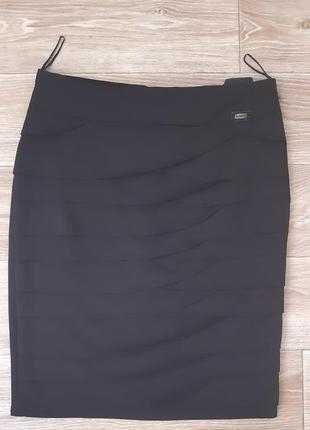 Черная юбка миди