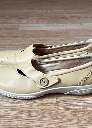 Шкіряні туфлі hotter 39 розміру в ідеальному стані