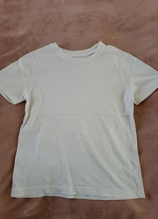 Белая футболка на 5-6 лет