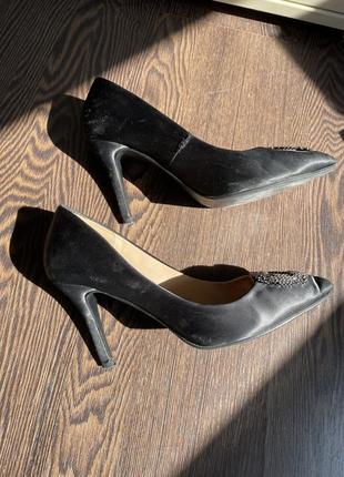 Туфли черные атласные manolo2 фото