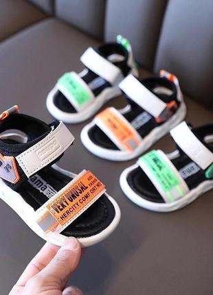 Стильные босоножки