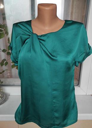 Атласна блузка.