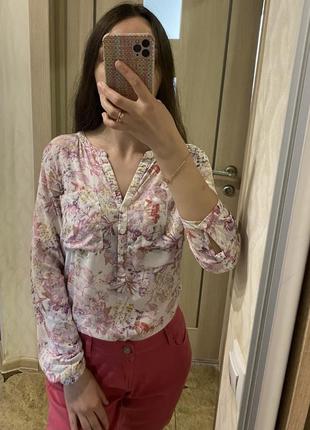 Блуза рубашка с цветками рубашка в цветочный принт1 фото