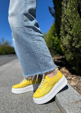 Кеди на підвищеній підошві, к082,  жовтий, натуральна шкіра з перфорацією