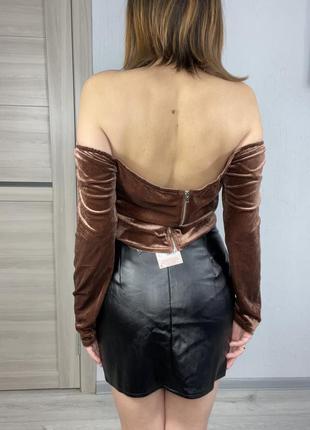 Бархатный топ с открытыми плечами от plt,l,новый🤎3 фото