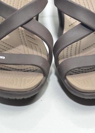 Босоножки crocs womens cyprus iv heel size 9 brown espresso sandal3 фото