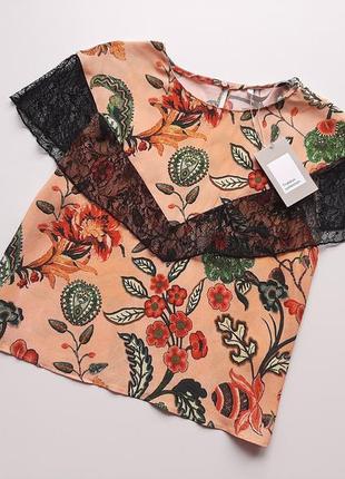 Zara  блуза вишукана в принт квіти з круживом