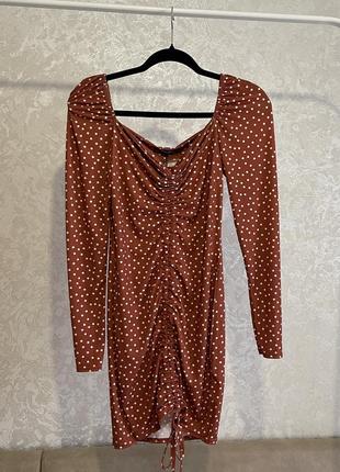 Плаття prettylittlething