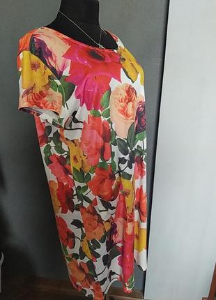 Яскраве літнє плаття в квіти5 фото