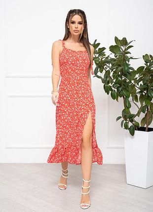 Красный цветочный сарафан с разрезом