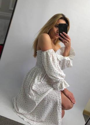 Ніжна сукня міді з мусліну, плаття муслін з відкритими плечима та розрізом