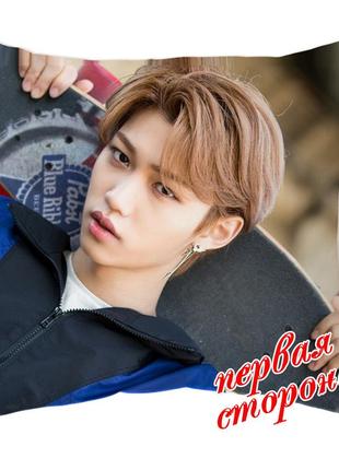 Подушка кпоп феликс felix / stray kids 40 на 40 см1 фото