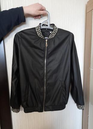 Курточка шкірзамінник.