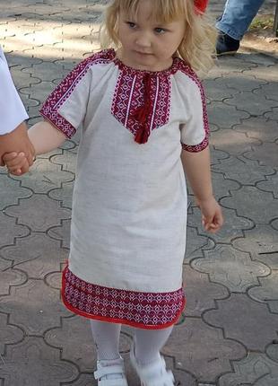 Льняное вышитое платье. вышиванка на девочку6 фото