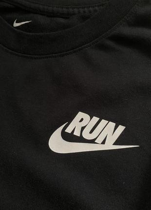 Nike new coll run чорна спортивна футболка5 фото