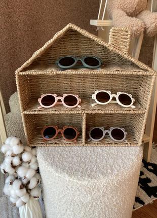 Дитячі сонцезахисні матові окуляри з вушками6 фото