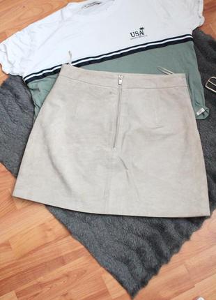 Замшевая бежевая мини юбка м размер 38 mango5 фото