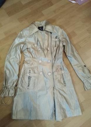 Плащ золотистий