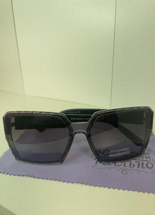 Очки солнцезащитные