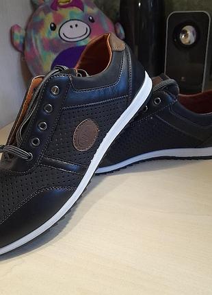 Кроссовки мужские кожаные новые 40,41р